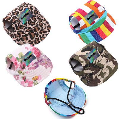 Cappellino regolabile per cani con visiera UV in tessuto leggero, disponibile in diverse fantasie colorate